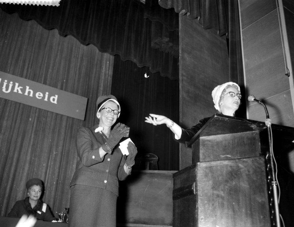 Opening Internationaal congres voor schoonheidsverzorging mevrouw Van Hall tijde, Bestanddeelnr 911-5691