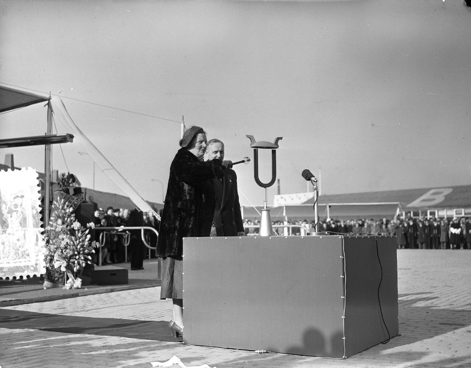 Opening Julianahal Jaarbeurs door Hare Majesteit de Koningin, Bestanddeelnr 907-6385