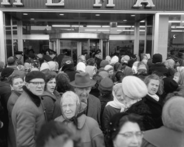 Opening HEMA in Amsterdam-West door mevrouw van Hall, Bestanddeelnr 909-4212