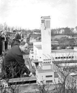 Opening Madurodam door Minister van Buitenlandse Zaken mr. J. M. A. N. Luns , mi, Bestanddeelnr 911-1477