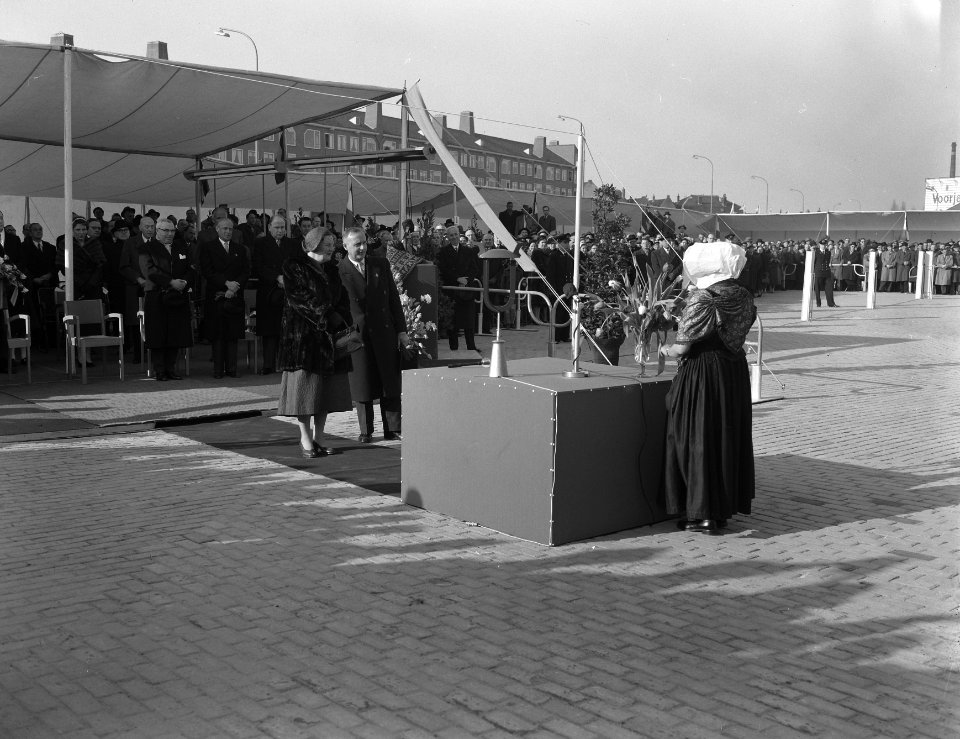 Opening Julianahal Jaarbeurs door Hare Majesteit de Koningin, Bestanddeelnr 907-6401