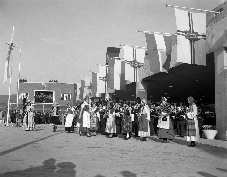 Opening Julianahal Jaarbeurs door Hare Majesteit de Koningin, Bestanddeelnr 907-6403