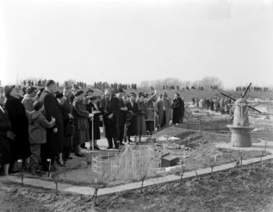 Opening Madurodam door Mr.L. A. Kespers aangetast, Bestanddeelnr 907-0506