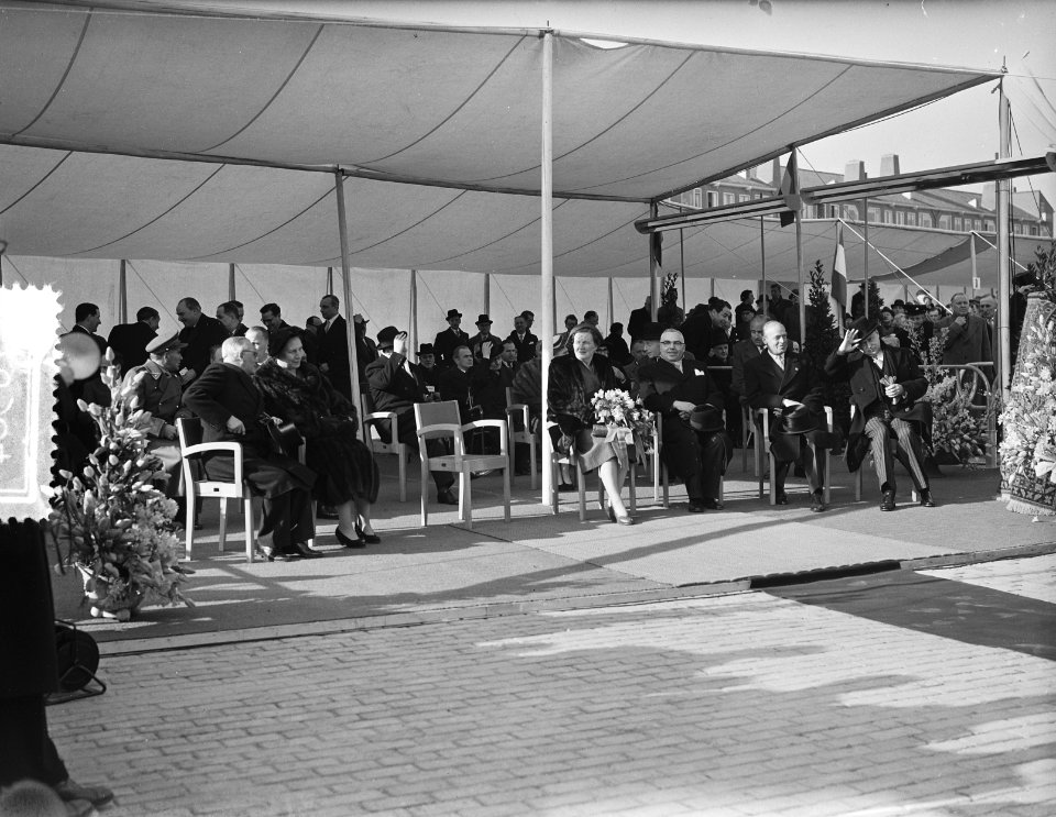 Opening Julianahal Jaarbeurs door Hare Majesteit de Koningin, Bestanddeelnr 907-6384