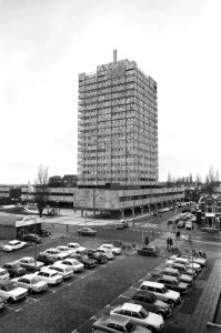 Opening hoofdkantoor Albert Heyn te Zaandam, exterieur, Bestanddeelnr 925-1526
