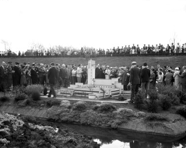 Opening Madurodam door Minister van Buitenlandse Zaken mr J M A N Luns, Bestanddeelnr 911-1472