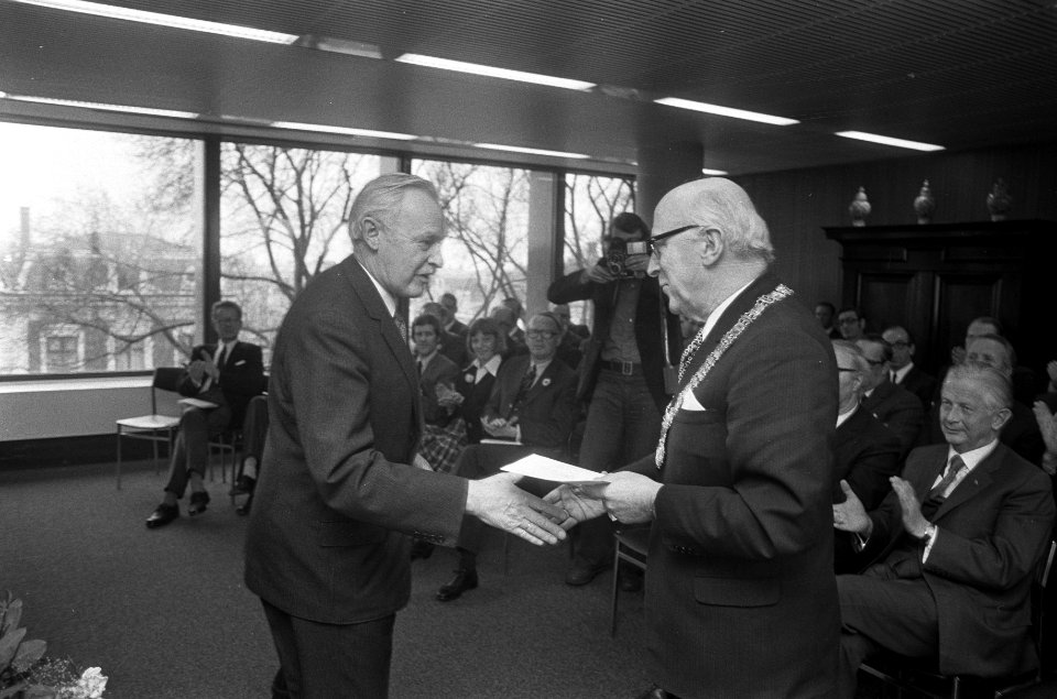 Opening hoofdkantoor Westland Utrecht Hypotheekbank , Sarphatistraat Amsterdam, , Bestanddeelnr 927-0627