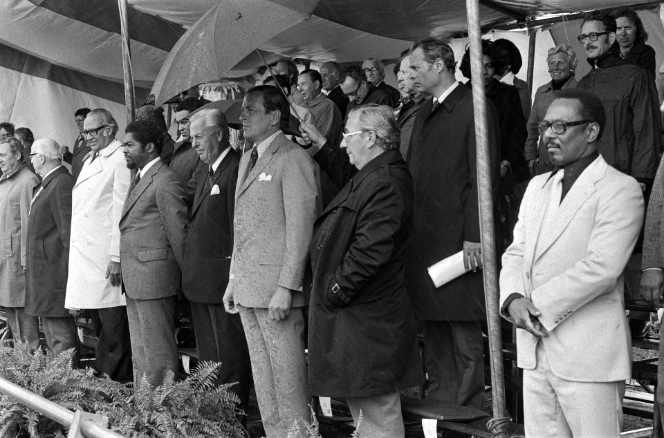 Opening Koninkrijks Spelen 1974 in Amsterdam op terrein SDW door Prins Claus, Bestanddeelnr 927-3801