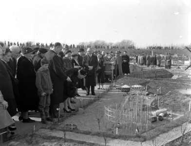 Opening Madurodam door Mr.L. A. Kespers aangetast, Bestanddeelnr 907-0507