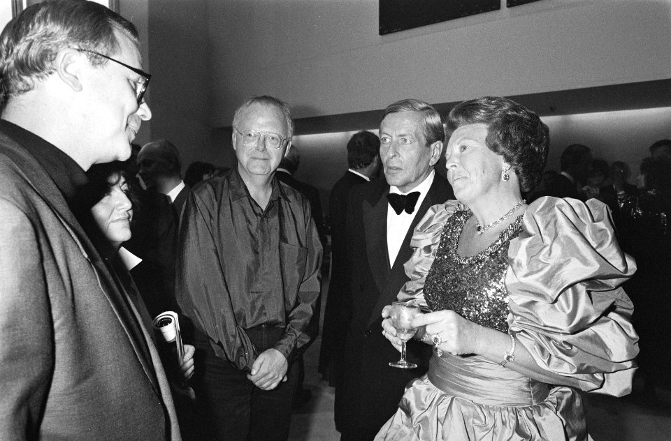 Opening Holland Festival het Koninklijk Paar in gesprek met Louis Andriessen (c, Bestanddeelnr 934-4642