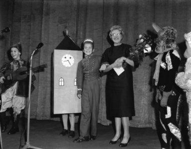 Opening kinderboekenweek en bekroning van het Kinderboek van het jaar 1958 te Ro, Bestanddeelnr 909-9330