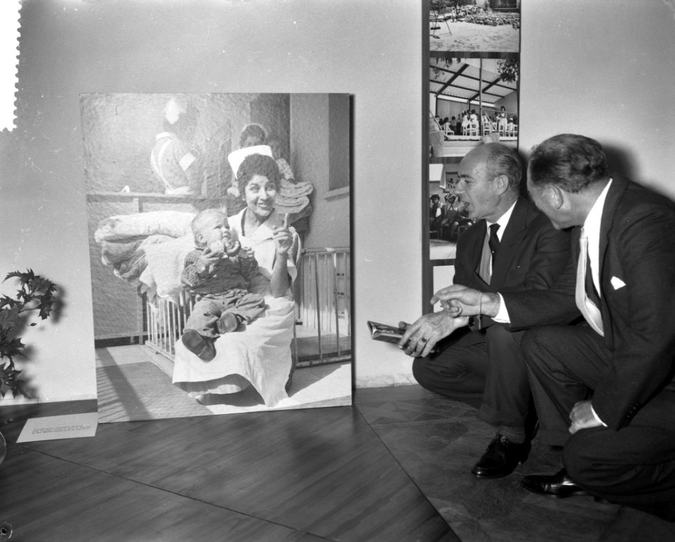 Opening tentoonstelling Vrouwen van Israel door ambassadeur Cidor, ambassadeur, Bestanddeelnr 911-7310