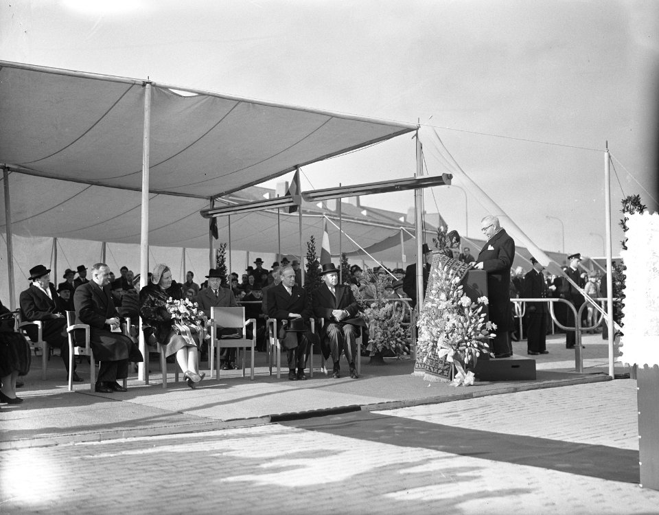 Opening Julianahal Jaarbeurs door Hare Majesteit de Koningin, Bestanddeelnr 907-6388