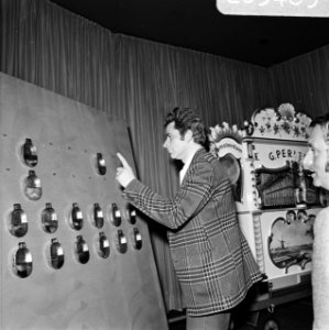 Opening IBM-schaaktoernooi in Hiltonhotel te Amsterdam, Spasski tijdens loting, Bestanddeelnr 926-5489