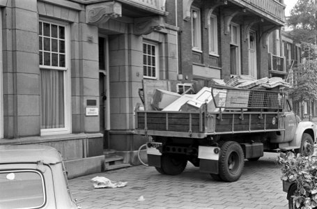 Opdracht Vrije Volk , huisuitzetting op Brunnersplein 1, Bestanddeelnr 919-3751