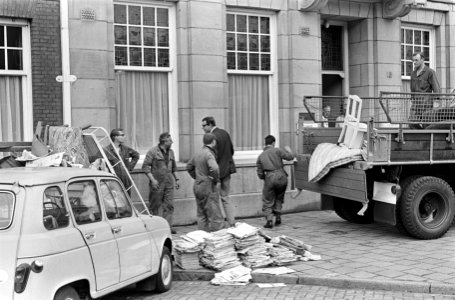 Opdracht Vrije Volk , huisuitzetting op Brunnersplein 1, Bestanddeelnr 919-3754