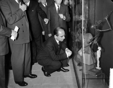 Opening Macro Plastic door Minister De Pous te Utrecht Minister De Pous op de , Bestanddeelnr 911-6851