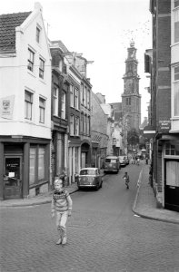 Opdracht Trouw. Straatje in Jordaan, Bestanddeelnr 915-4150