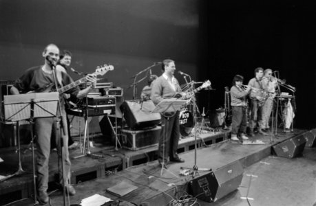 Opdracht Tubantia Bob Eastband in Carre, Bestanddeelnr 934-7267