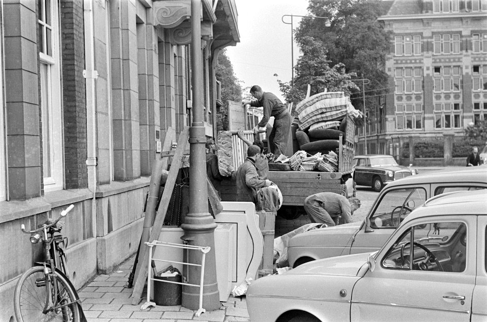 Opdracht Vrije Volk , huisuitzetting op Brunnersplein 1, Bestanddeelnr 919-3752
