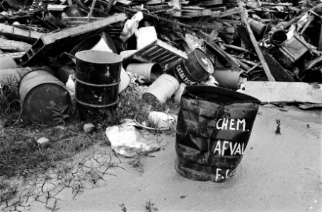 Opdracht Trouw chemisch afval Diemer Zeedijk, Bestanddeelnr 930-9086