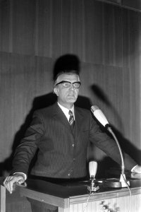 Opening HISWA in de RAI Amsterdam W Gerritsen (directeur-generaal Volksgezondh, Bestanddeelnr 925-4485