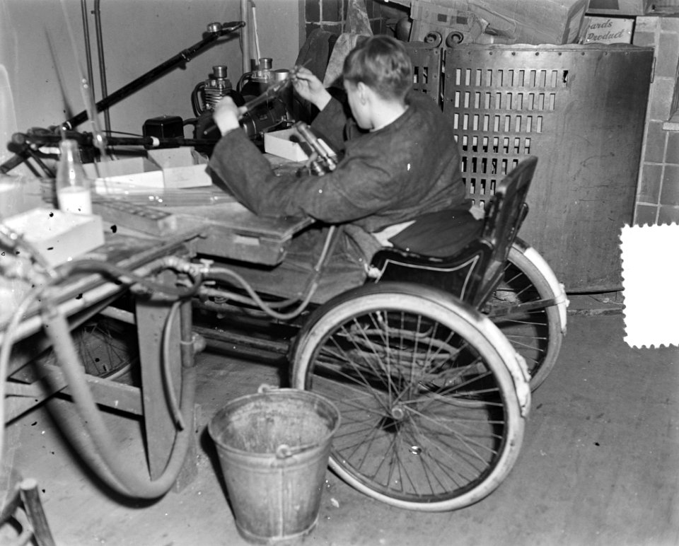 Opdracht Trouw Glasblaasschool Amsterdam, Bestanddeelnr 904-9900