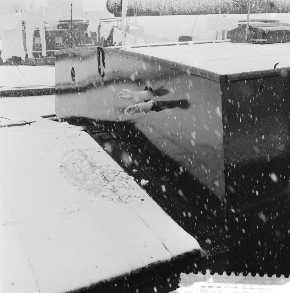 Opdrachten Schippersgezin sneeuw op binnenvaartschepen, Bestanddeelnr 911-8770