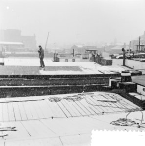 Opdrachten Schippersgezin sneeuw op binnenvaartschepen, Bestanddeelnr 911-8768
