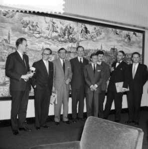 Opdrachten Revue der Reclame prijsuitreiking Charlton H, Bestanddeelnr 911-1956