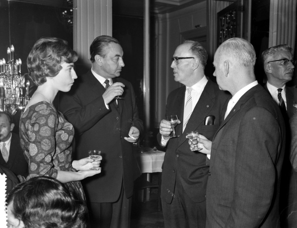 Opdrachten Revue der Reclame, receptie Amstelhotel, Bestanddeelnr 910-9173
