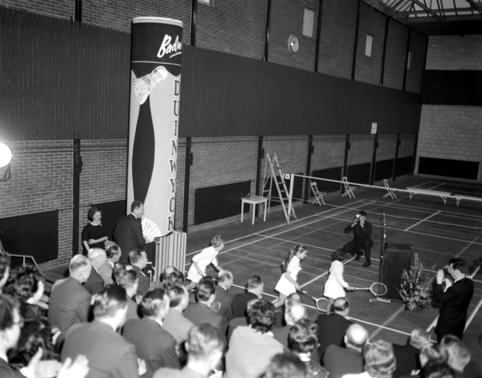 Opening Duinwijck badmintonhal in Haarlem. Openingsplechtigheid, Bestanddeelnr 913-5171