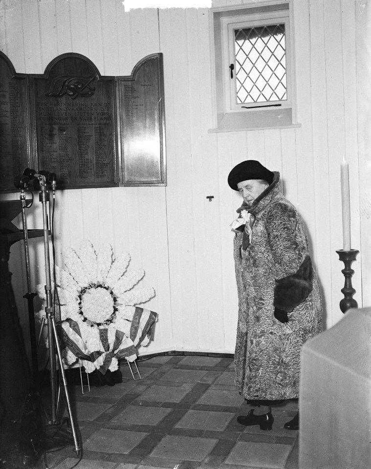Opening door Hare Koninklijke Hoogheid Prinses Wilhelmina van Centrale Begraafpl, Bestanddeelnr 903-6602