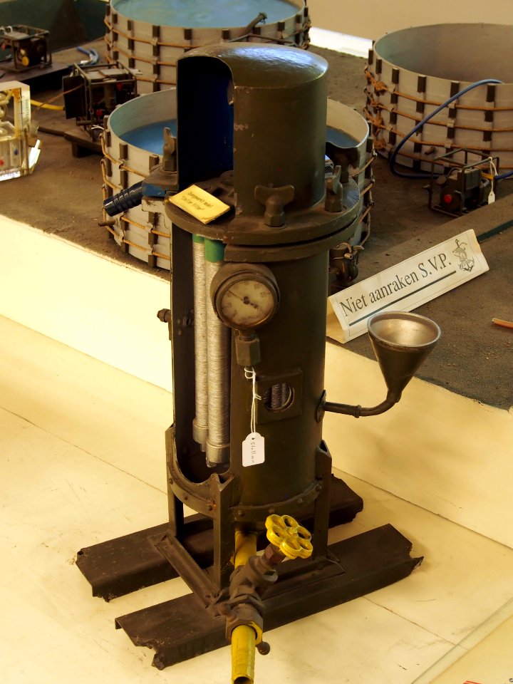 Opengewerkt model van een Stellar filter, Geniemuseum, Vught, foto 1
