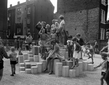 Opening 250ste kinderspeelplaats in Amsterdam aan de Eerste Leeghwaterstraat Ki, Bestanddeelnr 912-6629