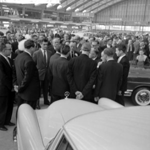 Opening autotentoonstelling in de nieuwe RAI door Prins Bernhard , Prins Bernhar, Bestanddeelnr 912-0470