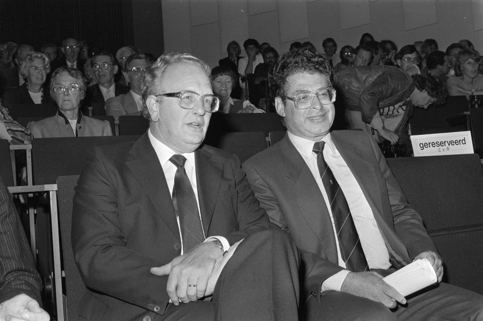 Opening Academisch Jaar '84'85 van de Universiteit van Amsterdam J. van Kemena, Bestanddeelnr 933-0916