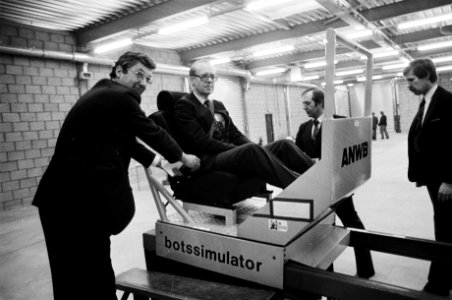 Opening ANWB Techno Station A'dam Noord botssimulator MF Leeuwis (hfd alg z, Bestanddeelnr 930-6231
