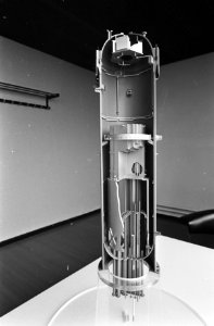 Opengewekt schaalmodel van de reactor, Bestanddeelnr 922-1494