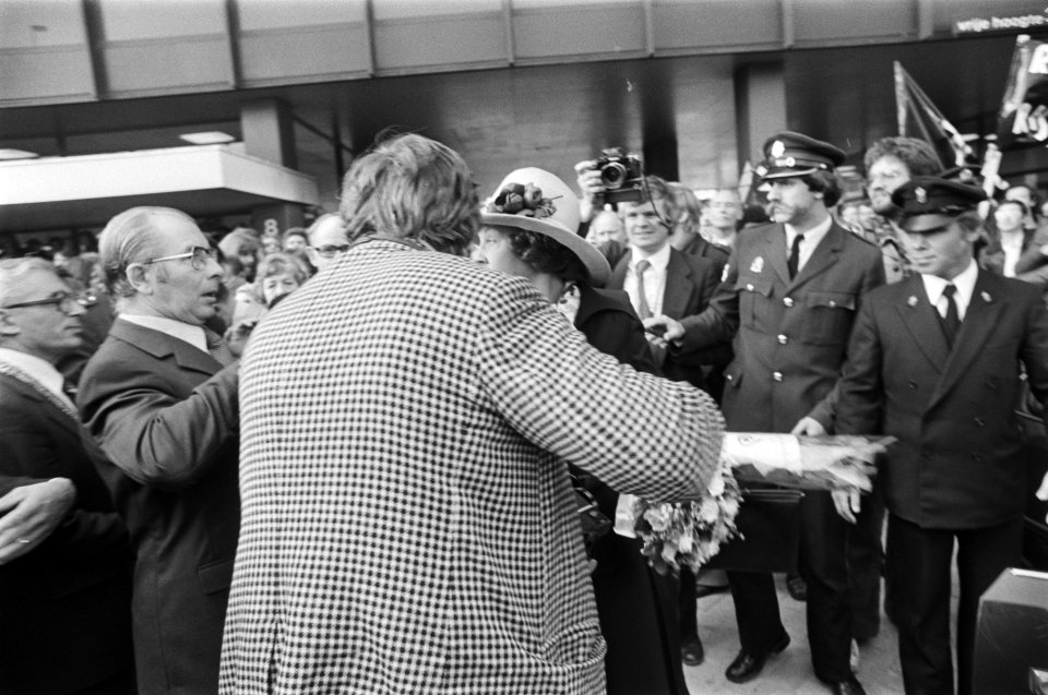 Opening Amsterdamse metro in aanwezigheid van Prinses Beatrix en Prins Claus Ve, Bestanddeelnr 929-3893