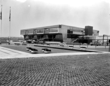Opening Auditorium van de TH te Eindhoven, overzicht exterieur Auditorium, Bestanddeelnr 919-0842