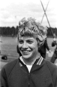 Open Atletiekkampioenschappen van Amsterdam. Nummer 30 Mieke Sterk , nummers 31., Bestanddeelnr 921-3449