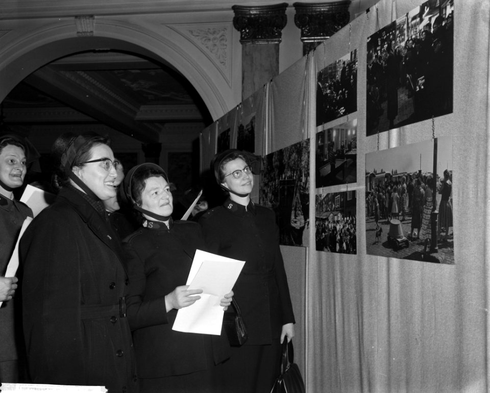 Opening Dit is uw leger fototentoonstelling van het Leger des Heils tgv 75-, Bestanddeelnr 913-7340