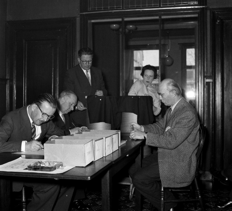 Opdrachten loting bij firma ORSI Weesperzijde 30, Bestanddeelnr 907-6959