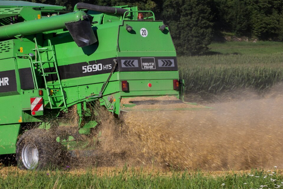 Chaff agricultural machine agriculture