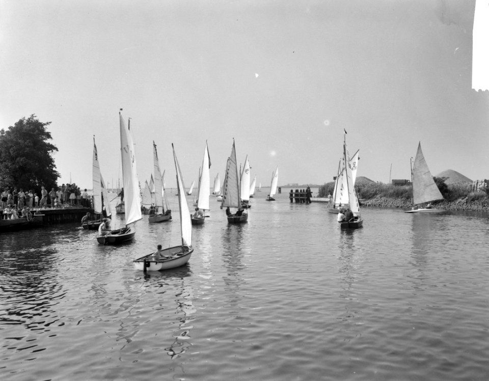 Opening Gemeentelijke Jachthaven in Harderwijk Overzicht van de haven, Bestanddeelnr 912-7667