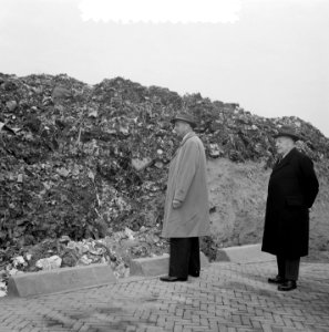 Opening Compostbedrijf te Mierlo door Minister Mansholt, Bestanddeelnr 907-4768