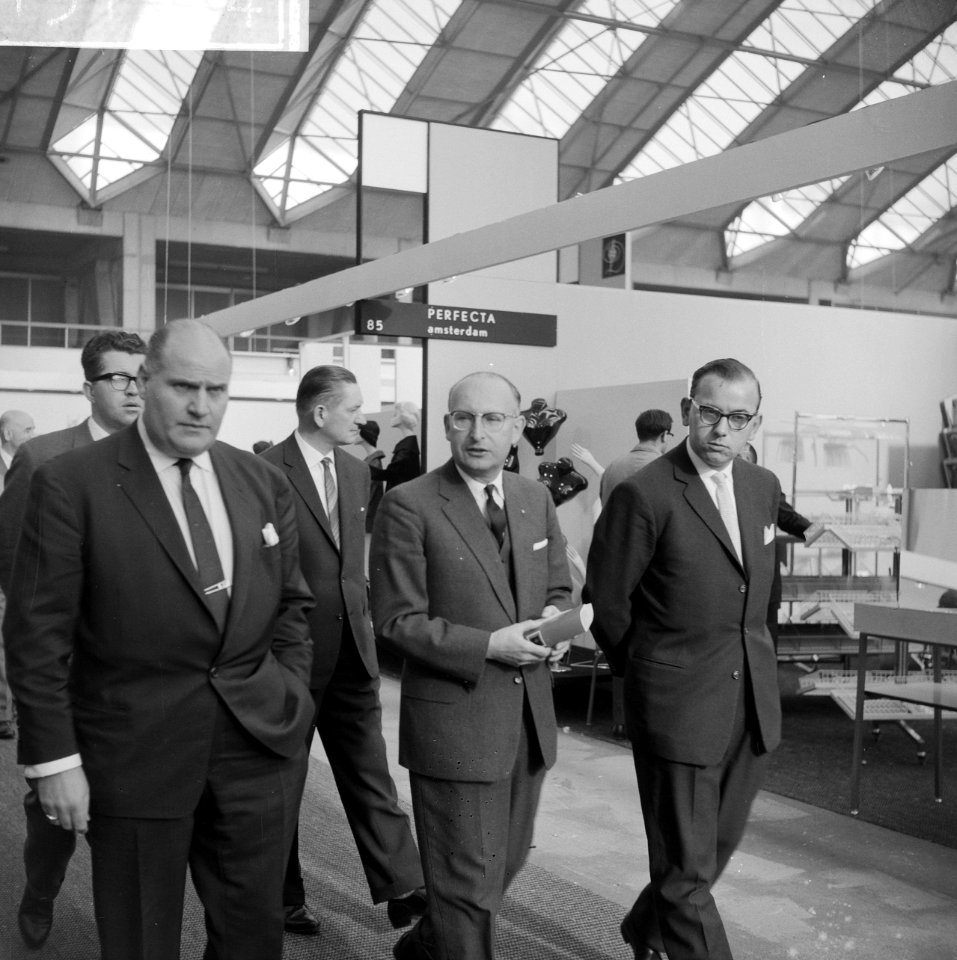 Opening Dacova in de Nieuwe RAI Rondgang over tentoonstelling, Bestanddeelnr 913-1514
