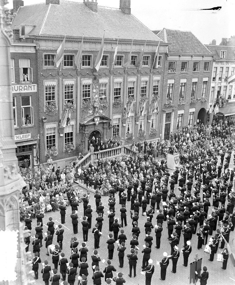 Opening feest KMA Breda. Overizcht, Bestanddeelnr 905-8424