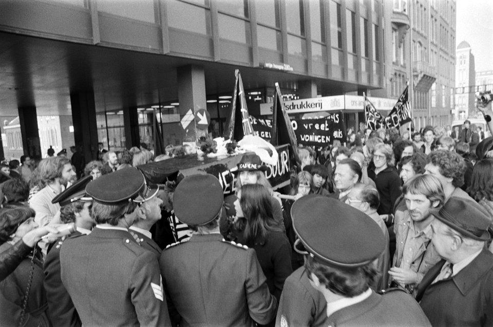 Opening Amsterdamse metro in aanwezigheid van Prinses Beatrix en Prins Claus Ve, Bestanddeelnr 929-3899